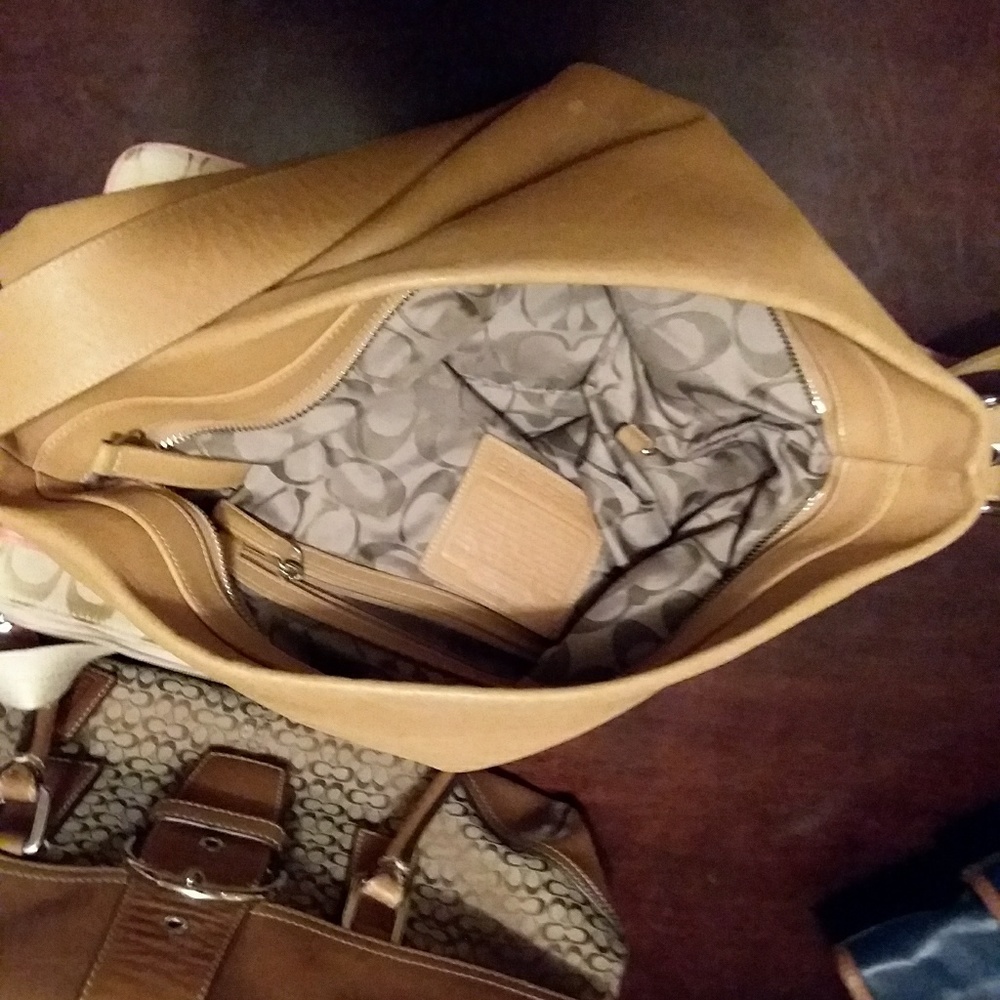 Purses - Picture 6 of 8